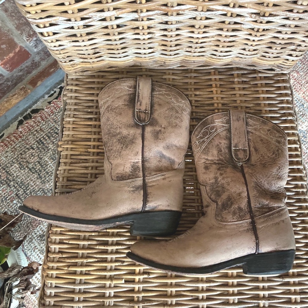 Miz Mooz Kactus Western Cowboy Boots Womens 8 Distressed Taupe Leather Snip Toe - Picture 10 of 12